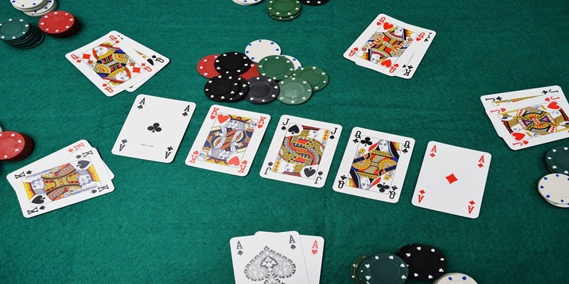 Poker là tựa game đỉnh cao tại Casino Kubet77